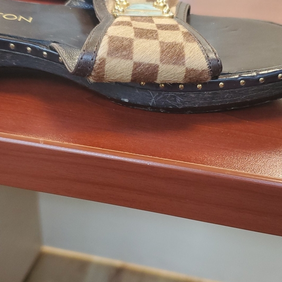 Louis Vuitton brown/tan checkered sandal slides - Picture 6 of 10